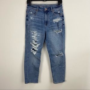 American Eagle Outfitters Distressed Light Wash Denim Mom Jeans Summer Casual